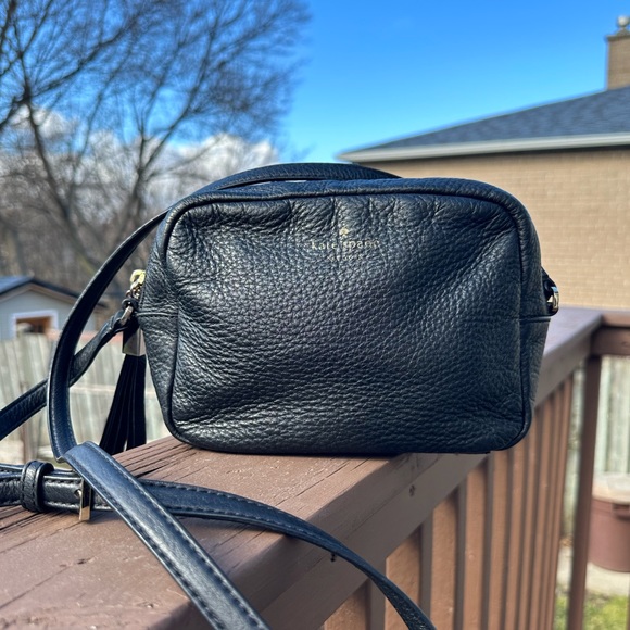 kate spade Handbags - KATE SPADE CROSSBODY CANERA BAG